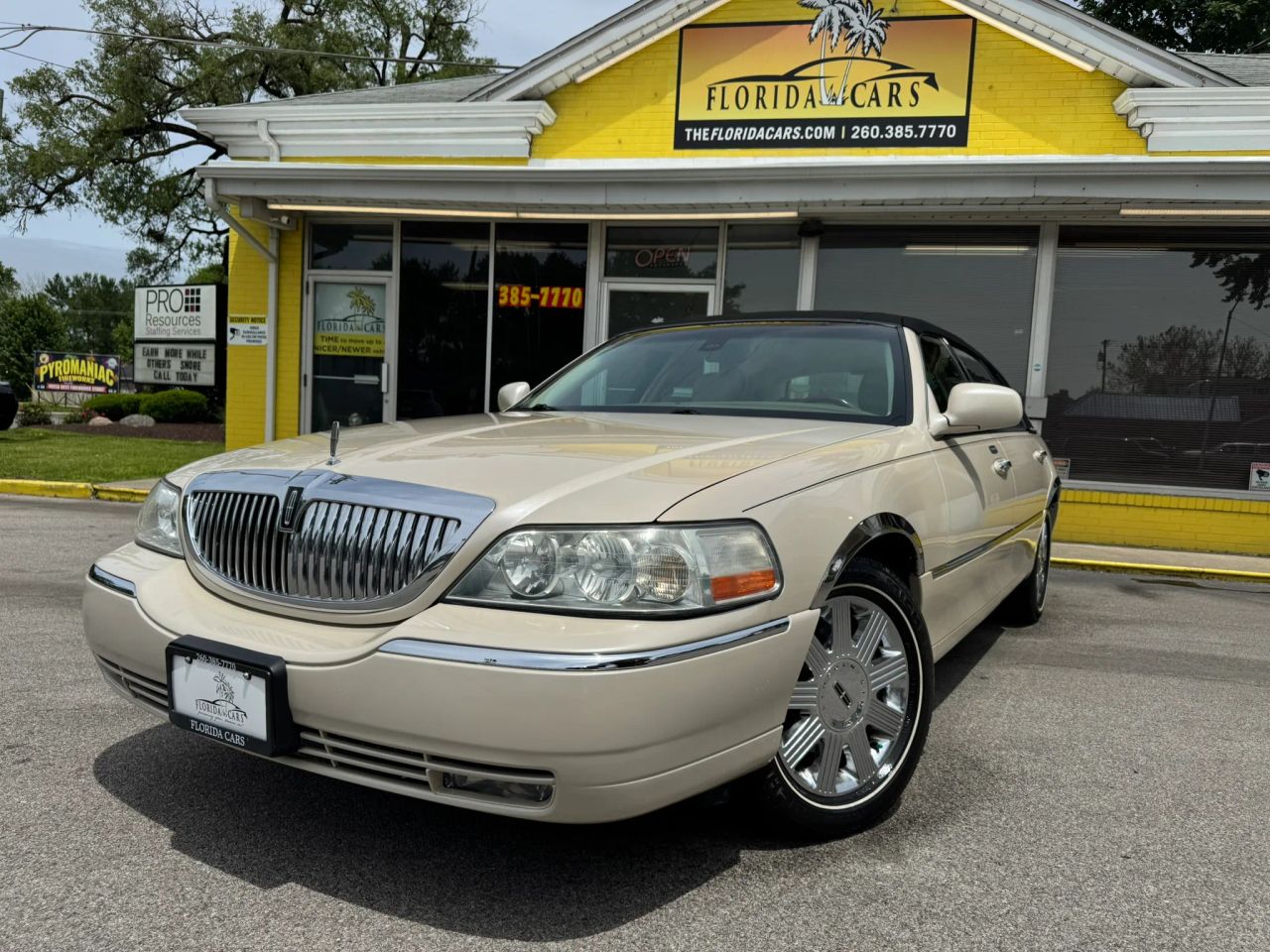 lincoln town car 2003 1LNHM85W93Y645525 image lincoln town car 2003 1LNHM85W93Y645525 image